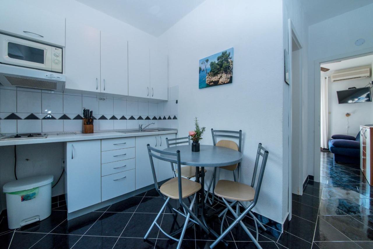 פרומאינה Apartments Niko מראה חיצוני תמונה