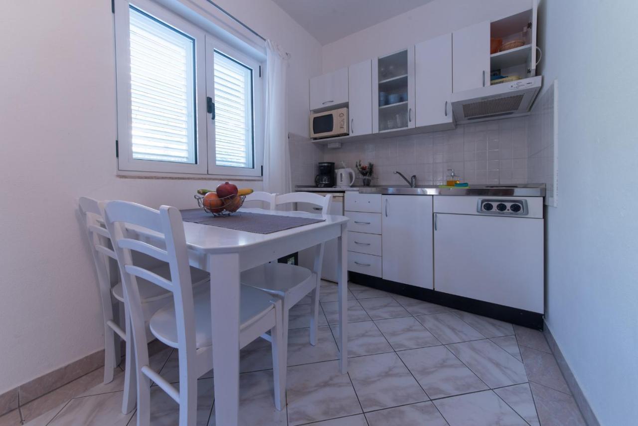 פרומאינה Apartments Niko מראה חיצוני תמונה