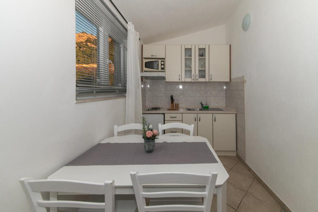 פרומאינה Apartments Niko מראה חיצוני תמונה