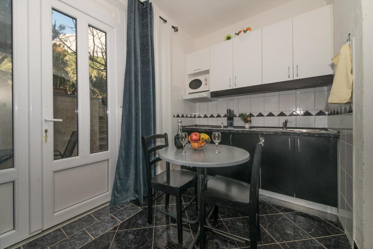 פרומאינה Apartments Niko מראה חיצוני תמונה