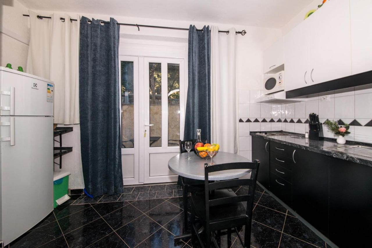 פרומאינה Apartments Niko מראה חיצוני תמונה