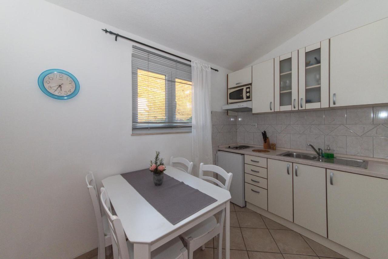 פרומאינה Apartments Niko מראה חיצוני תמונה