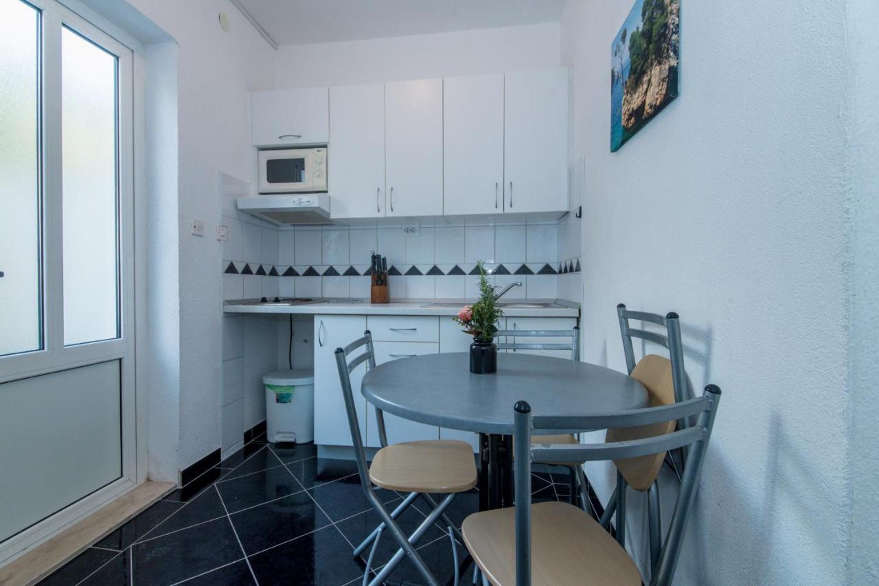 פרומאינה Apartments Niko מראה חיצוני תמונה